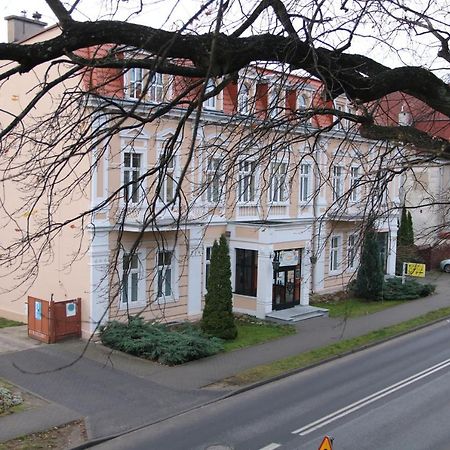 Hotel Polonia Chojnice Luaran gambar