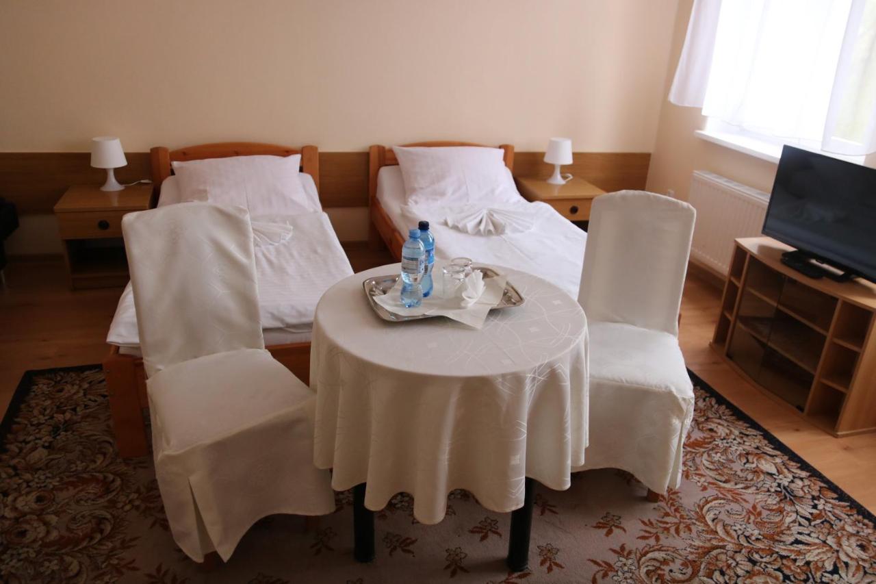 Hotel Polonia Chojnice Luaran gambar