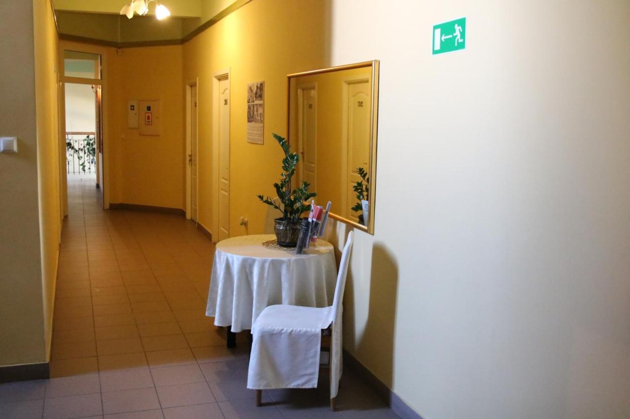 Hotel Polonia Chojnice Luaran gambar